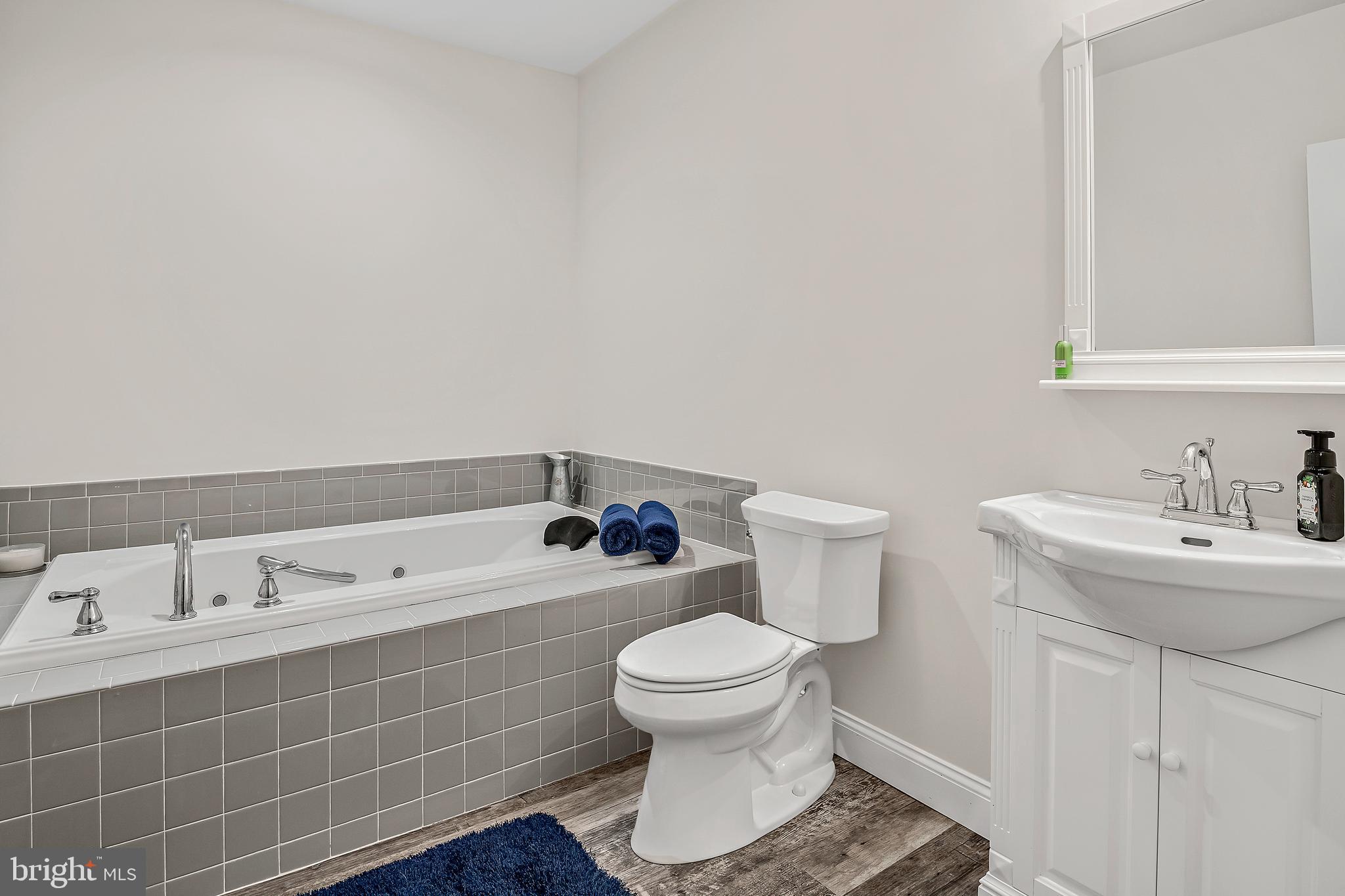 HEPPLEWHITE ESTATES - Residential