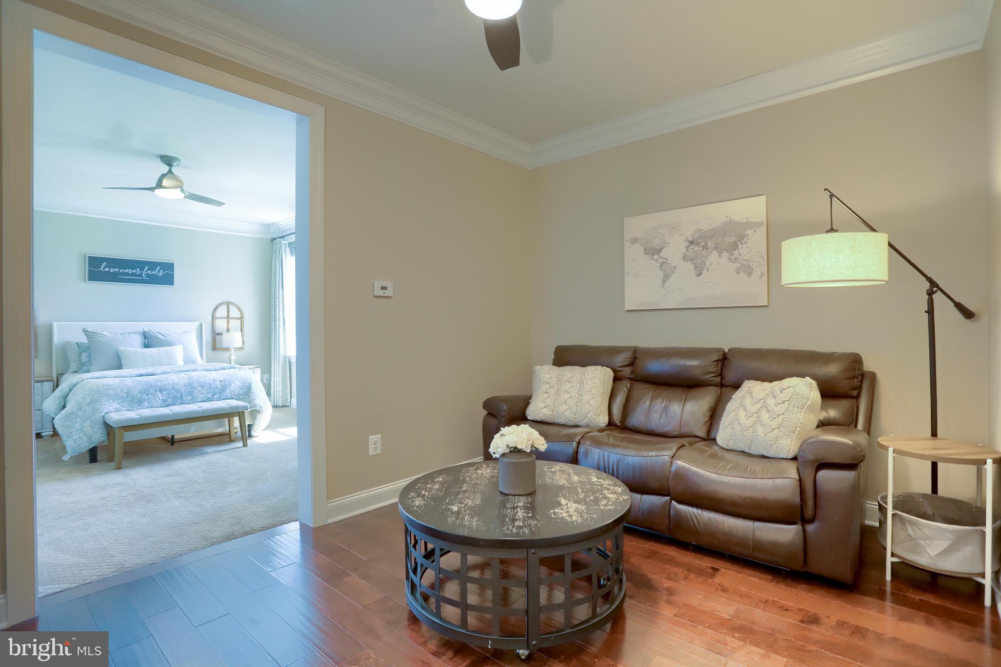 LAUREL RIDGE - THE GLEN - Residential