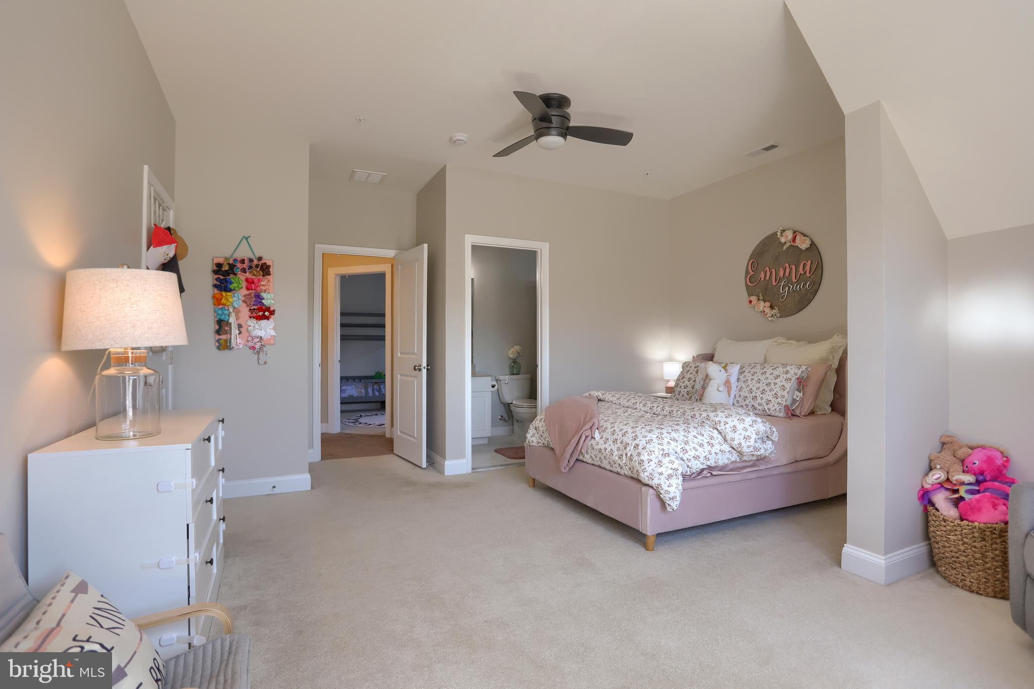 LAUREL RIDGE - THE GLEN - Residential