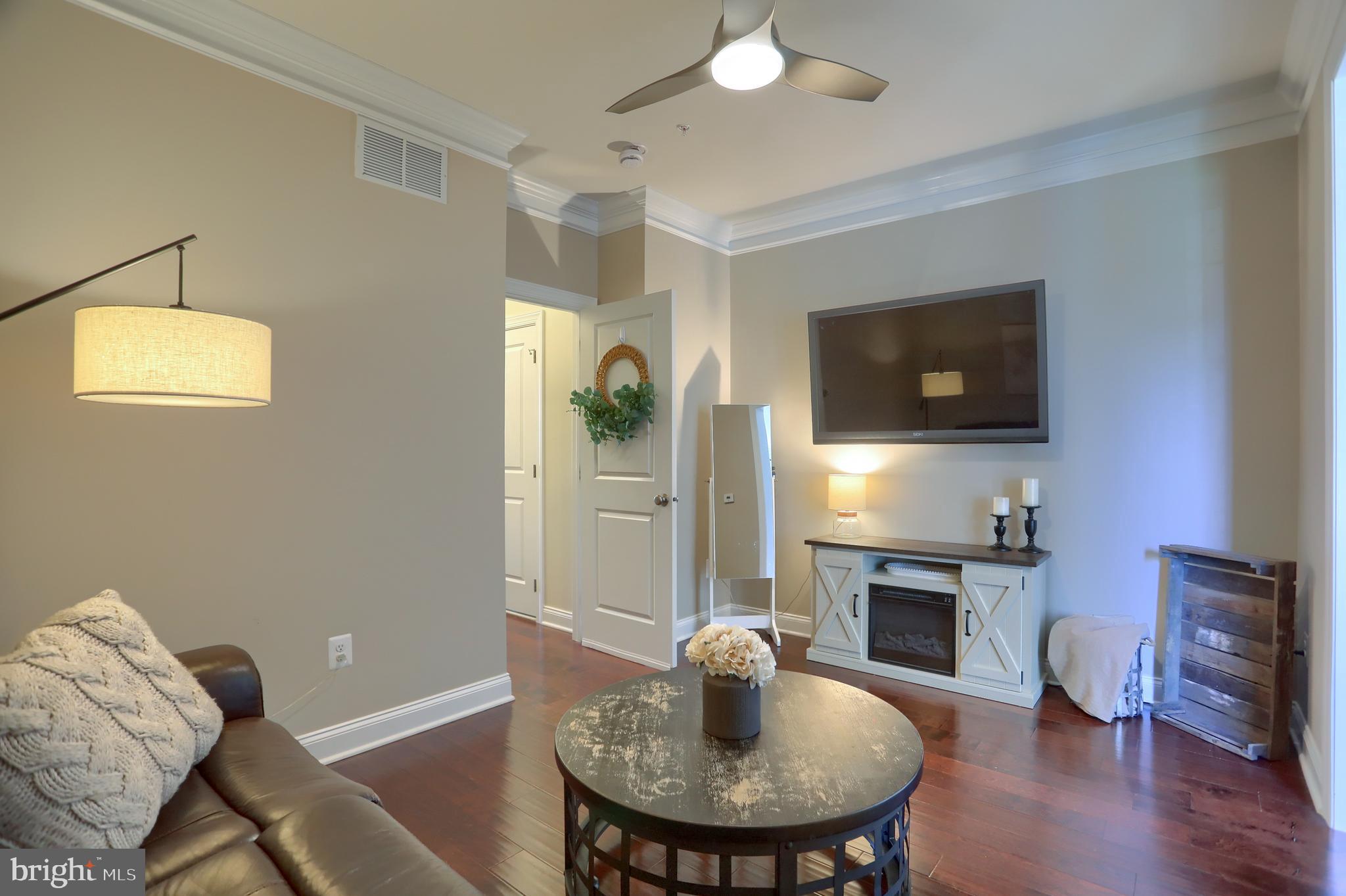 LAUREL RIDGE - THE GLEN - Residential