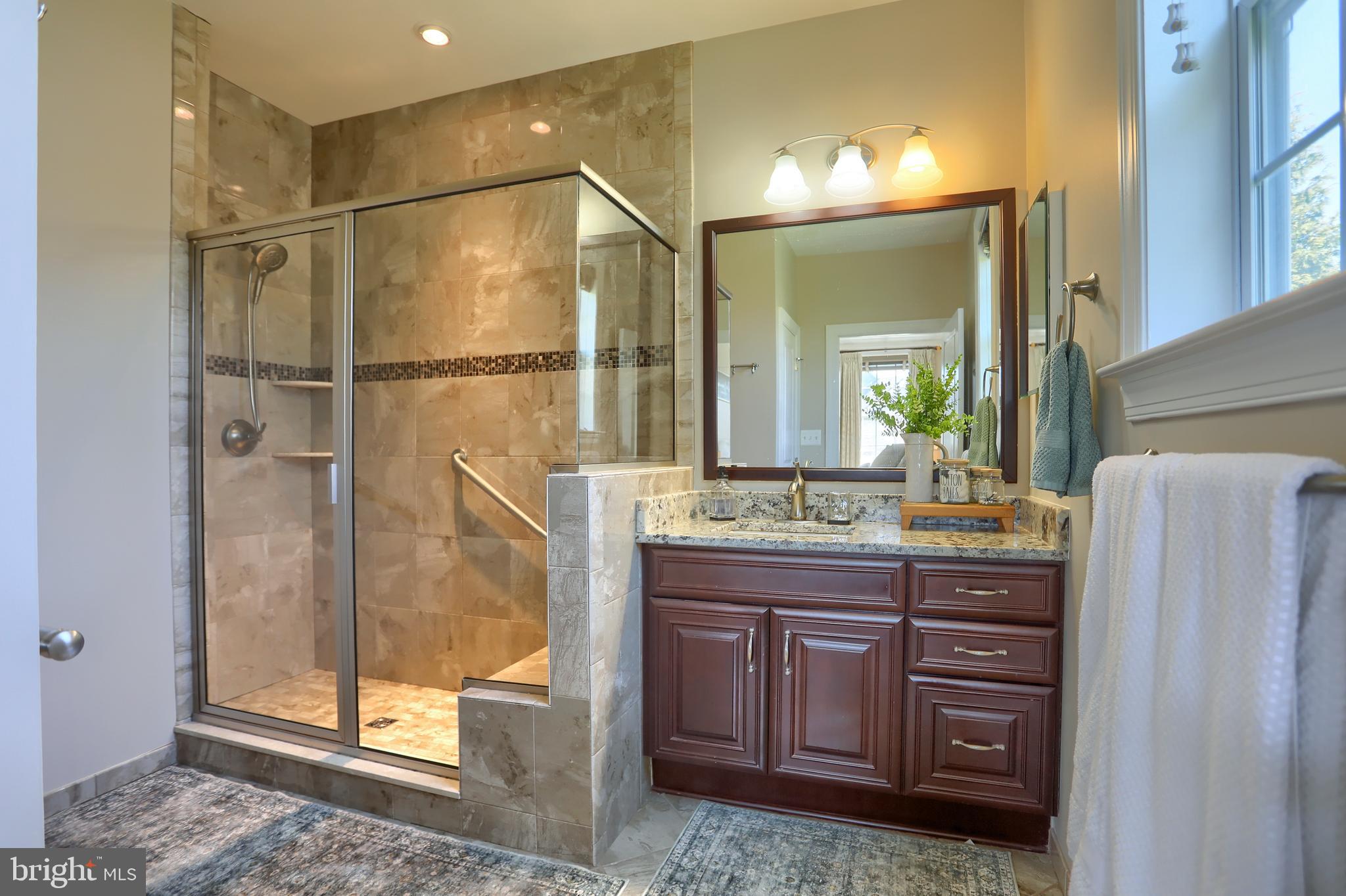 LAUREL RIDGE - THE GLEN - Residential