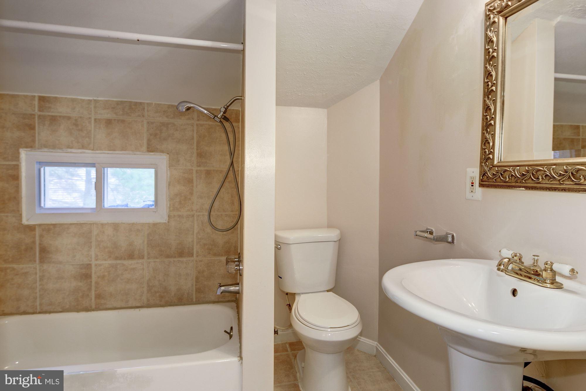 LAUREL - Residential