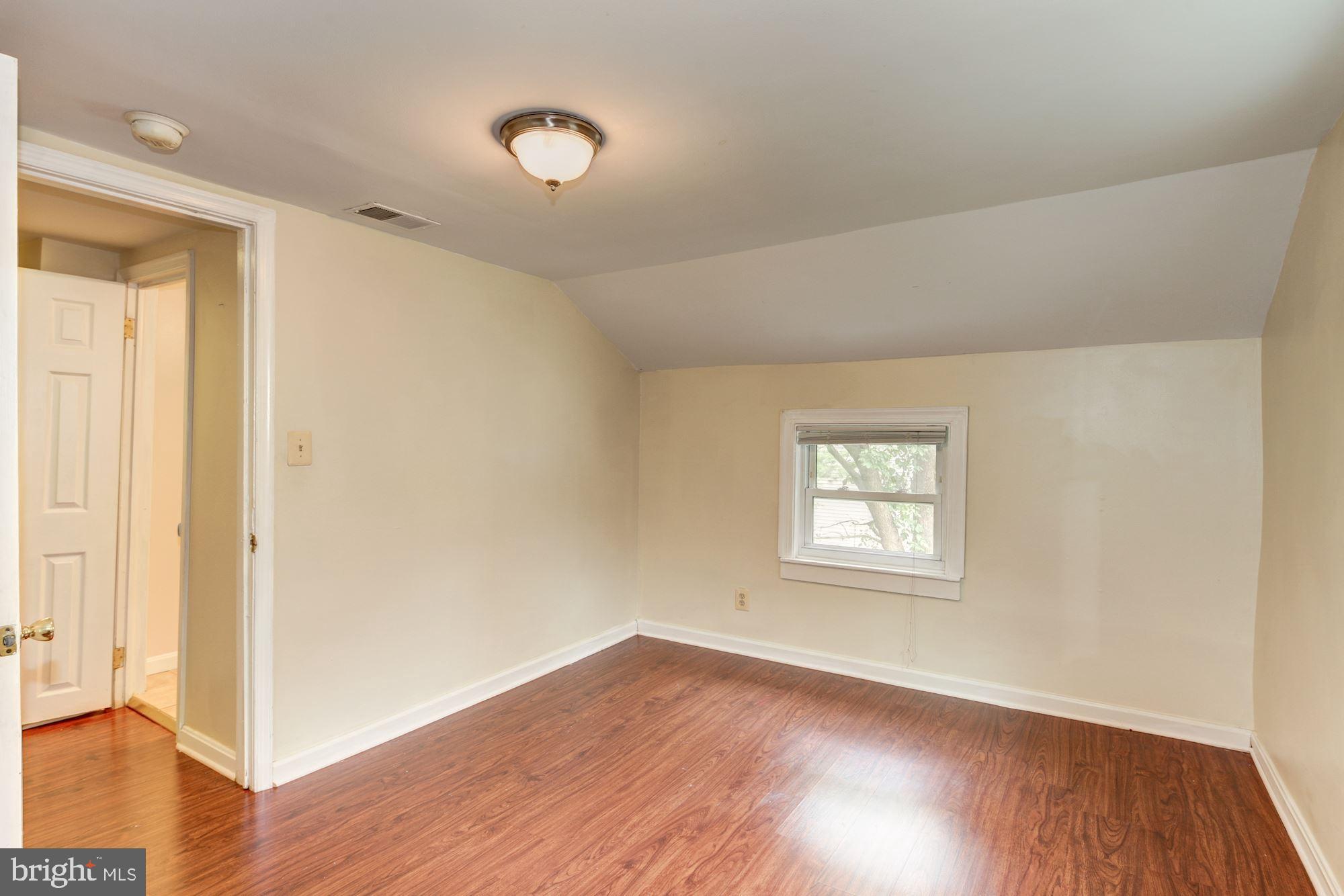 LAUREL - Residential