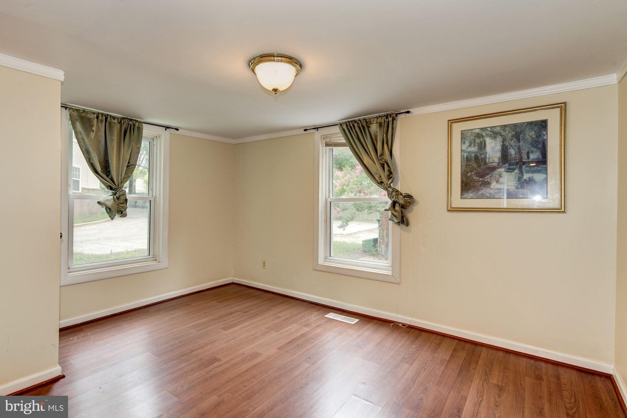 LAUREL - Residential