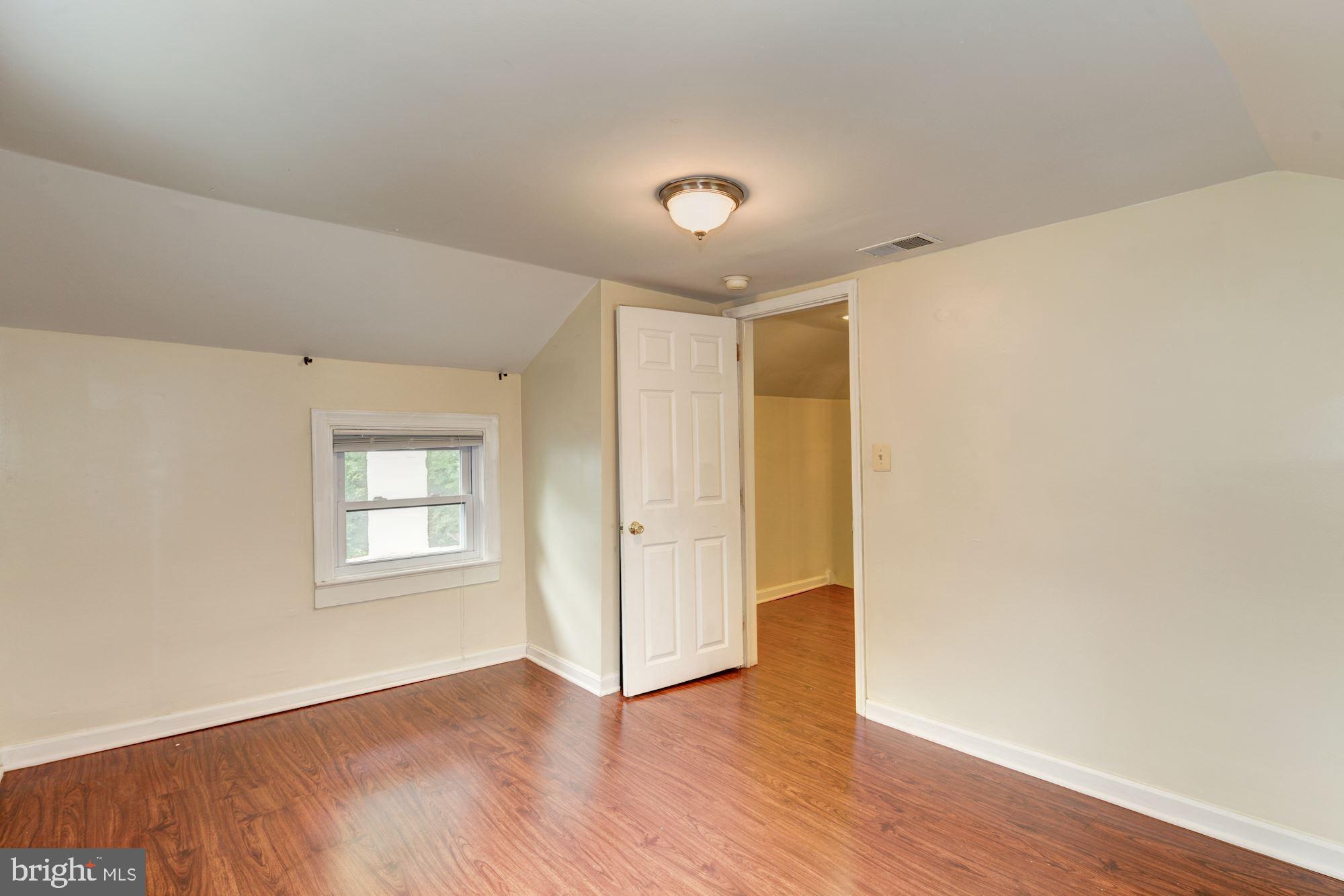 LAUREL - Residential