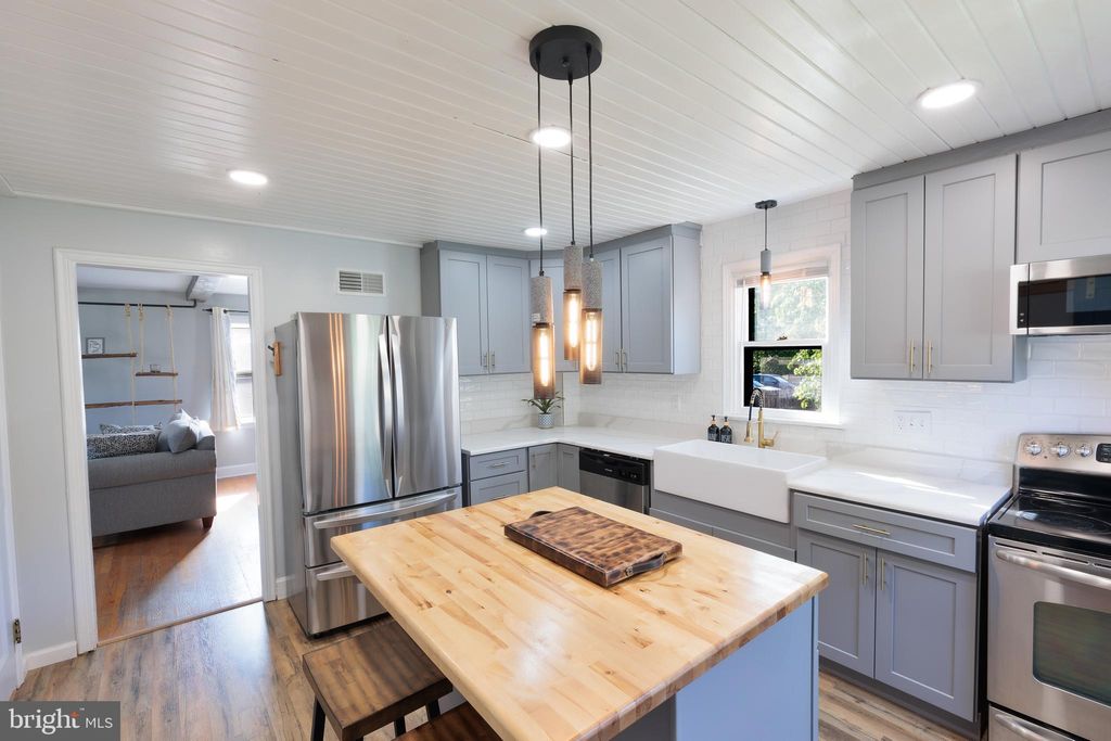 Photo of 1715 Wiker Avenue, Lancaster, PA 17602 (MLS # PALA2052956)