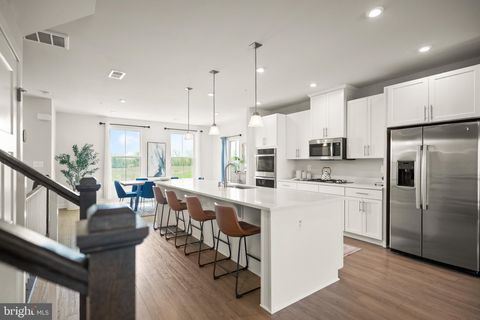 24252 THURSO SQUARE STERLING VA 20166