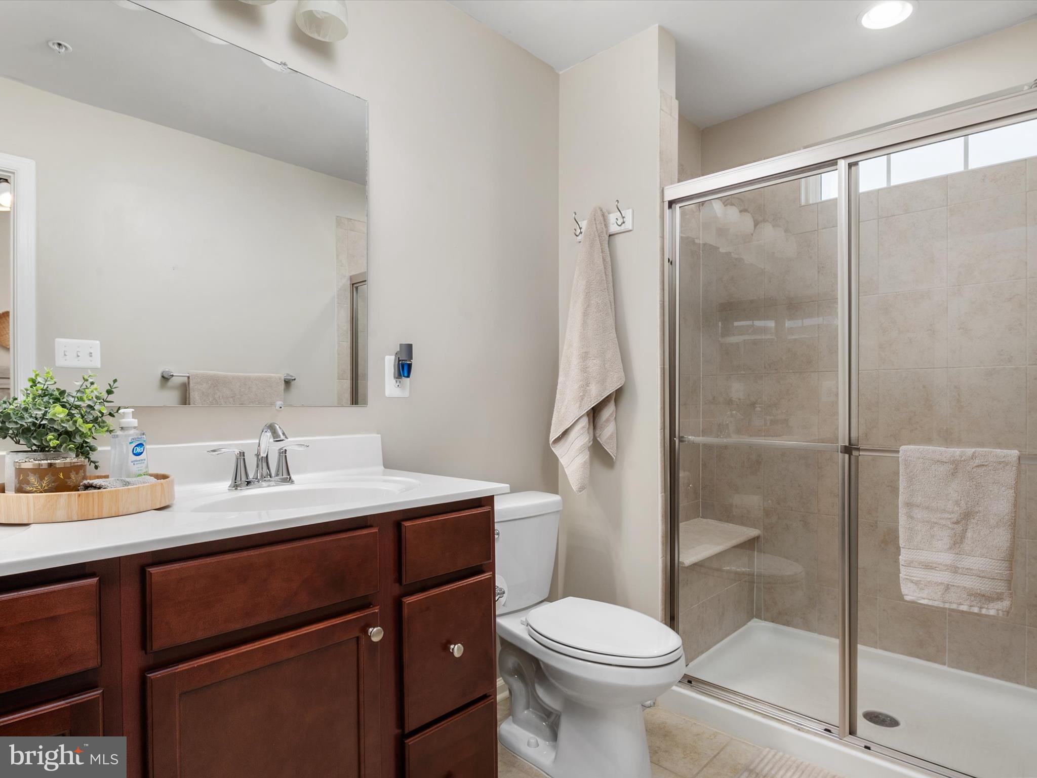 THE POINTE AT TANYARD SPRINGS - Residential Lease