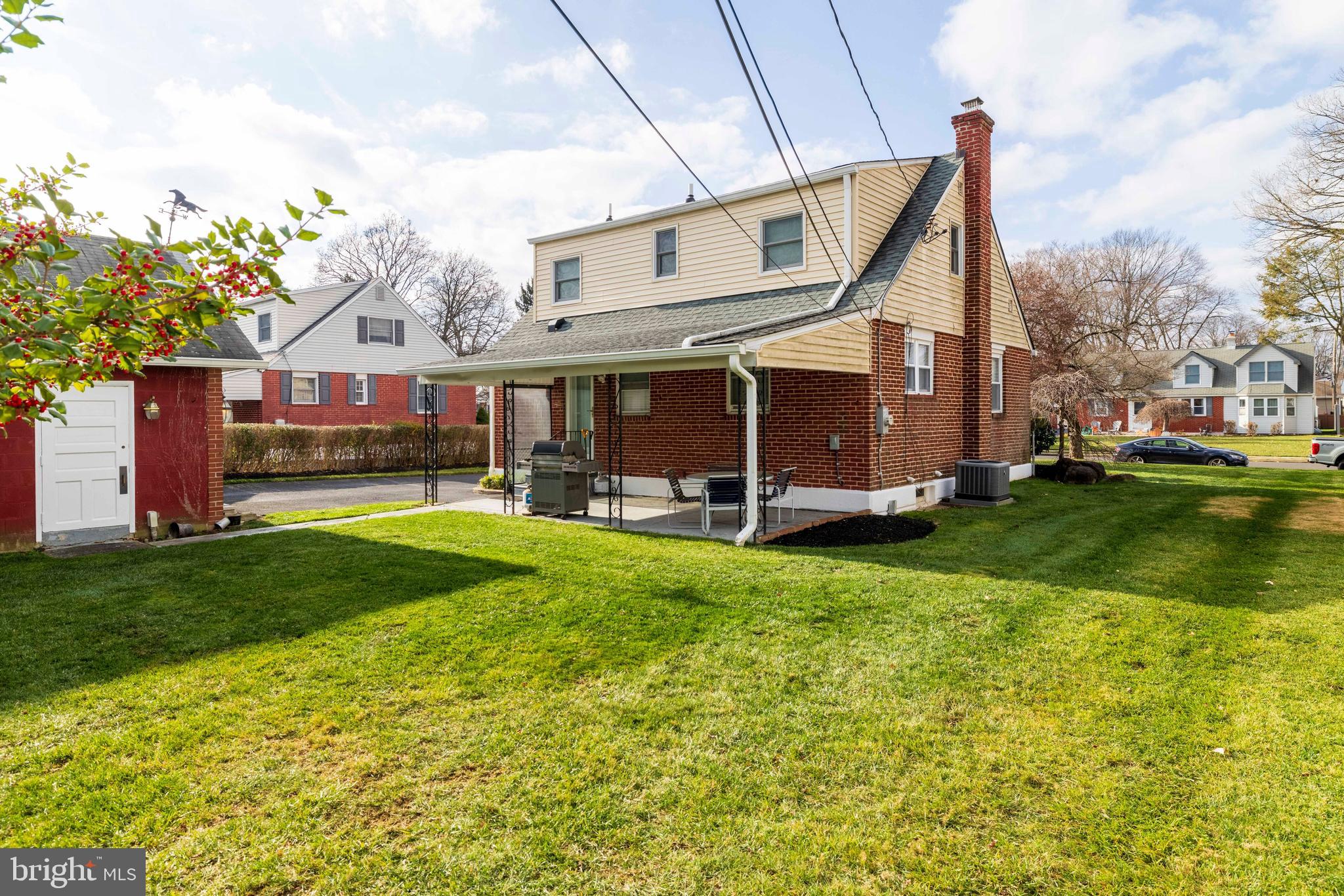 MORELAND MANOR - Residential