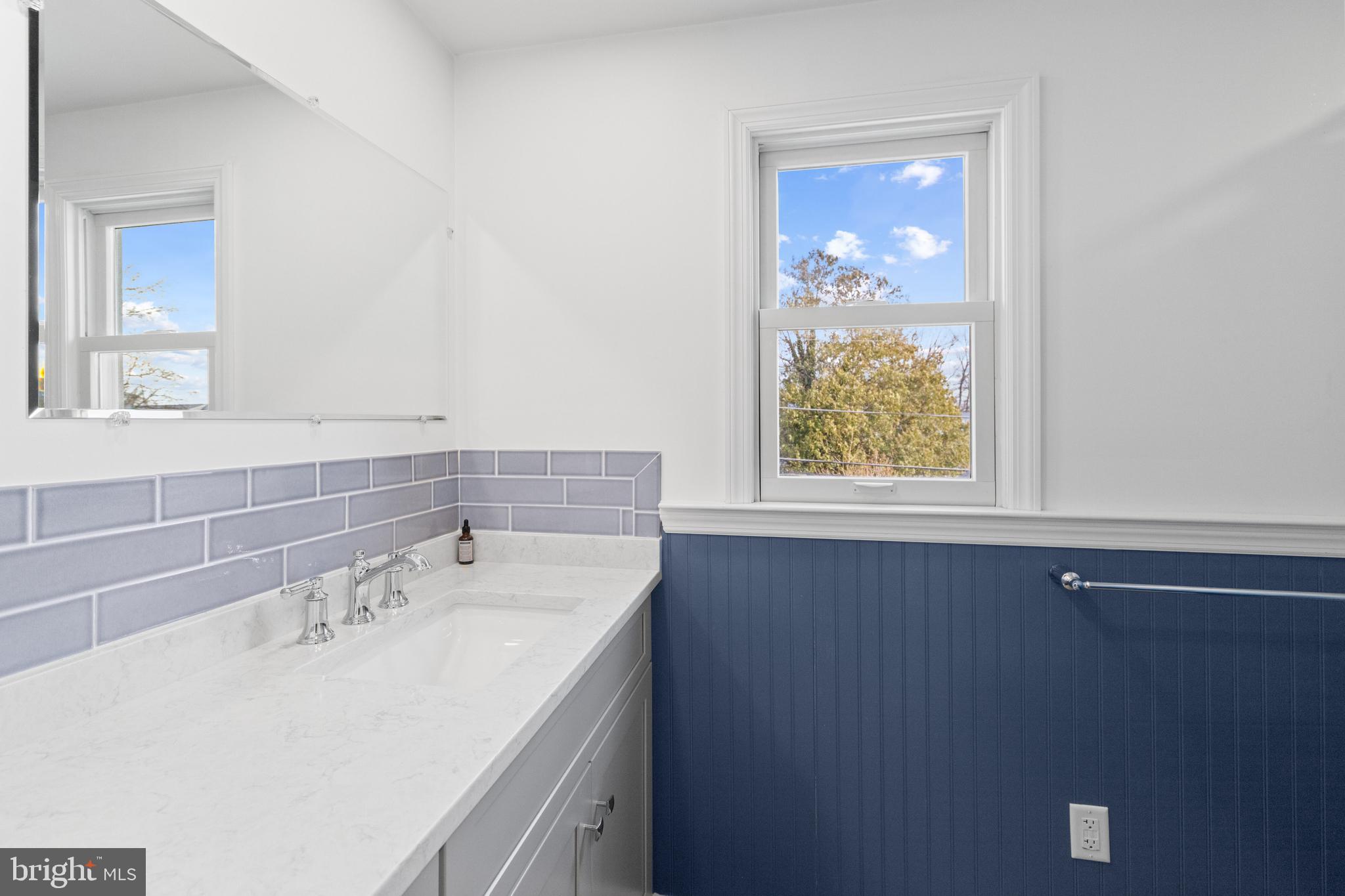 MORELAND MANOR - Residential