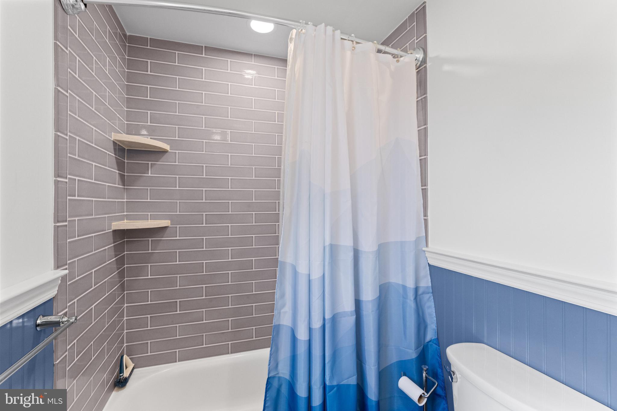 MORELAND MANOR - Residential