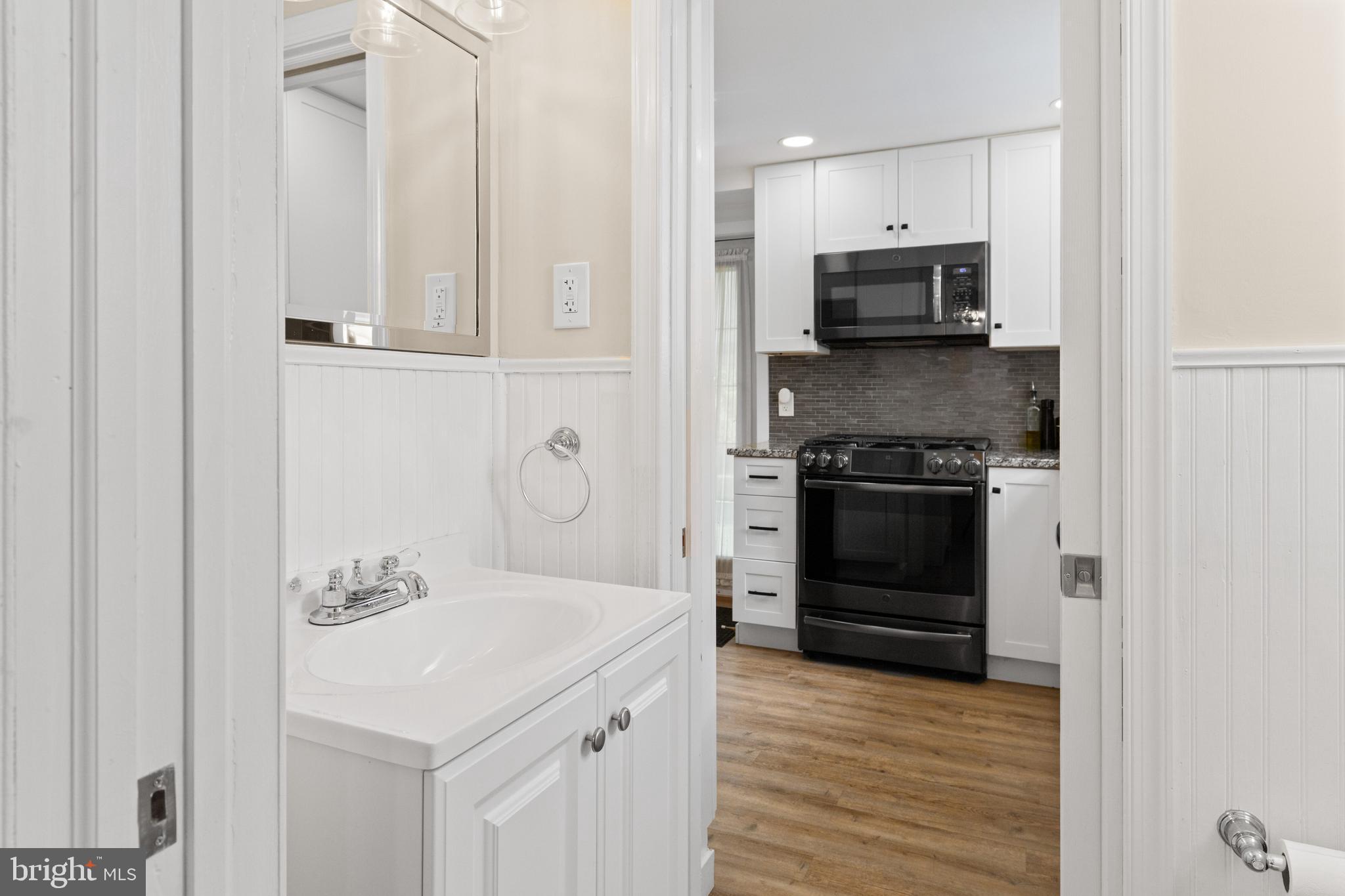 MORELAND MANOR - Residential