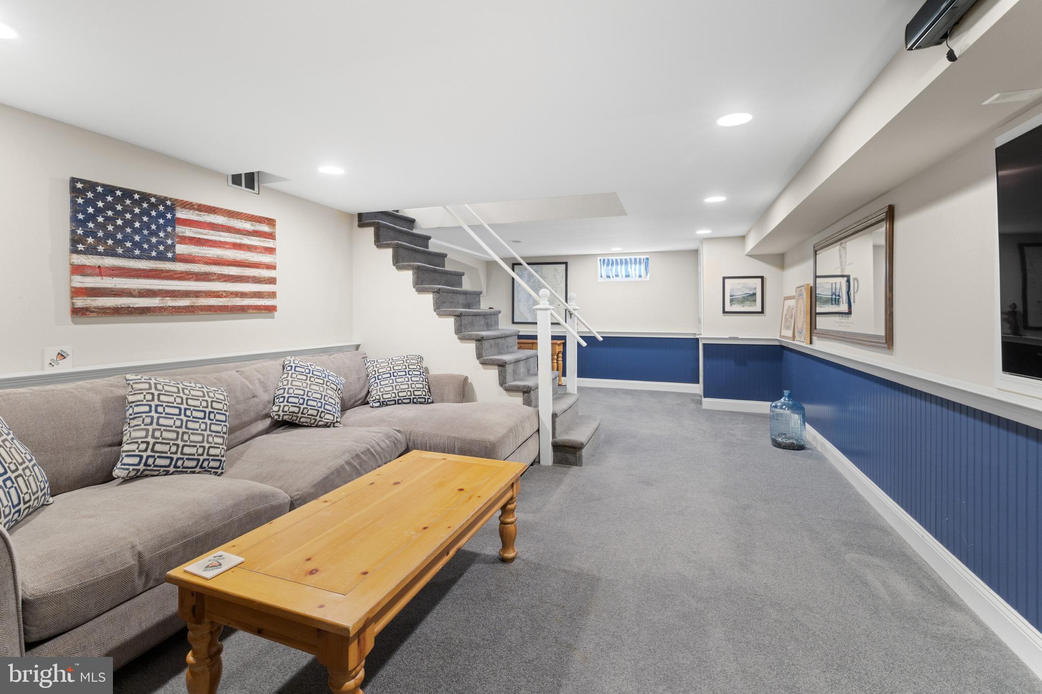 MORELAND MANOR - Residential