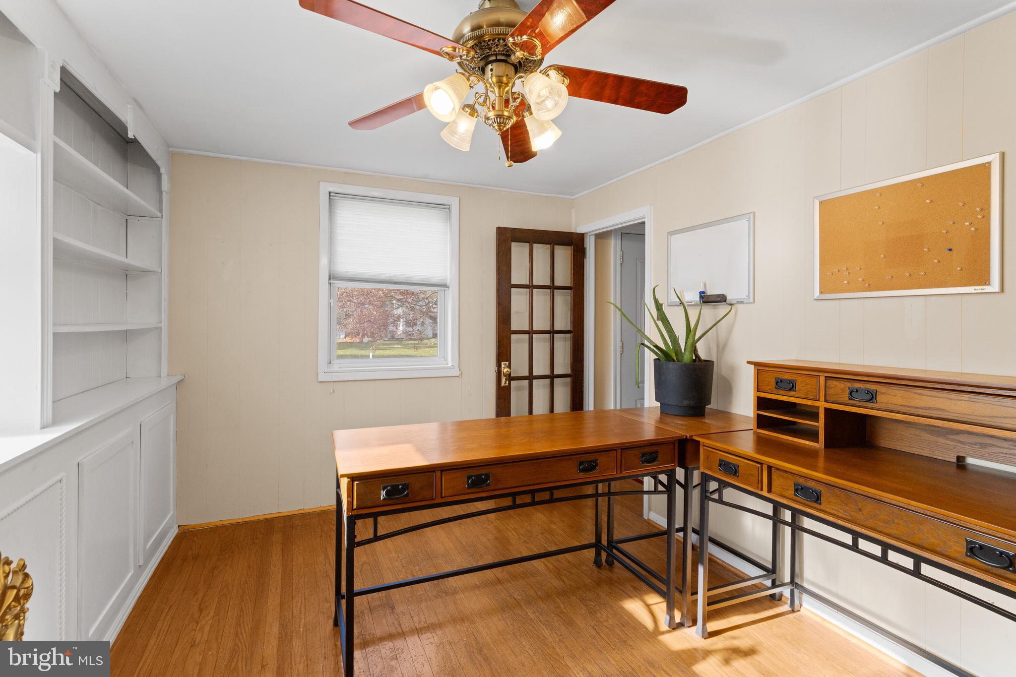 MORELAND MANOR - Residential