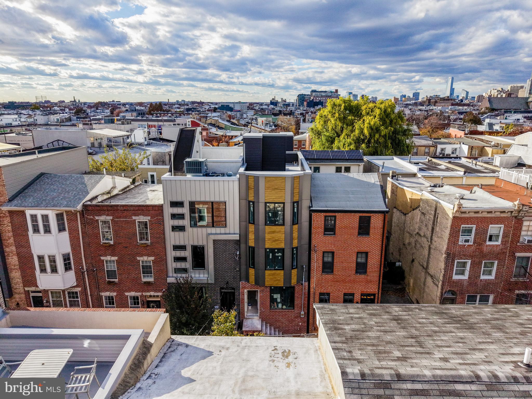 QUEEN VILLAGE - Residential