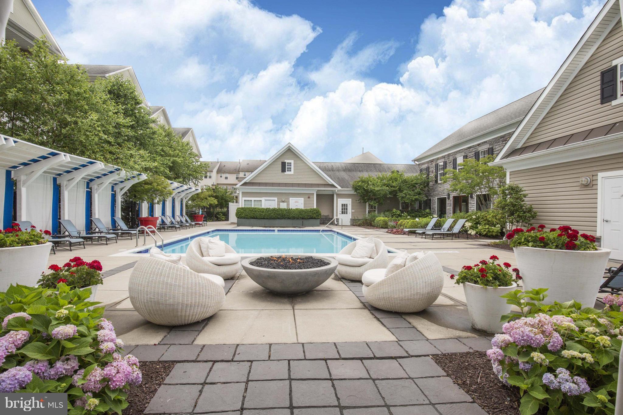 BELMONT STATION - Residential