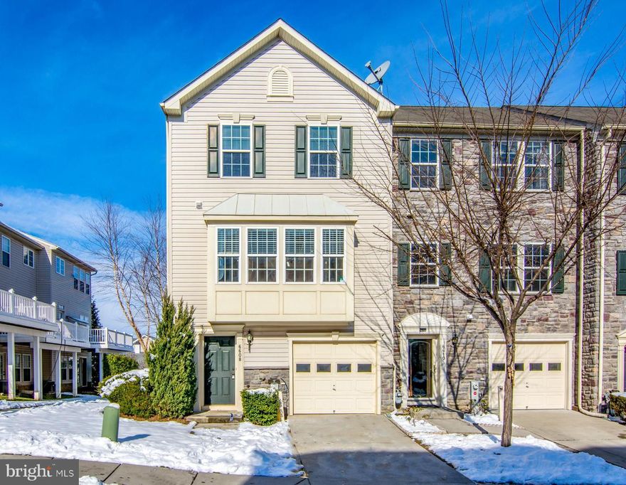 Beautiful end unit town home with open concept floor plan. Largest offered floor plan in the community, boasting tons of living space and 4 bathrooms! Gleaming hardwood floors lead into chef's kitchen which includes a large island, stainless steel appliances, and granite counter tops. Master bath offers a large tub with separate shower. Community amenities include gorgeous clubhouse, game room with billiard table, resort style pool, playgrounds, biking/walking trails and 24 hour fitness center.