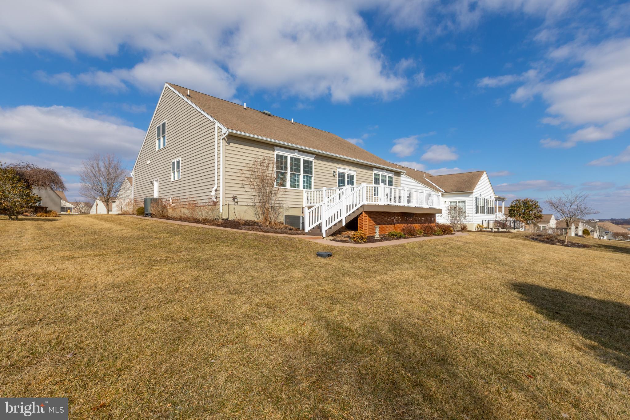 KNOB HILL FARMS - Residential