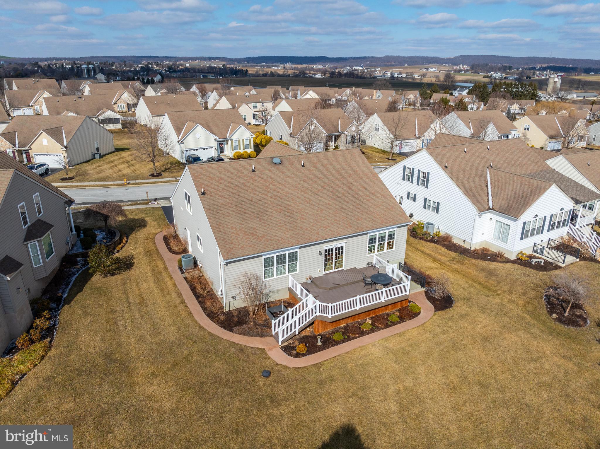 KNOB HILL FARMS - Residential