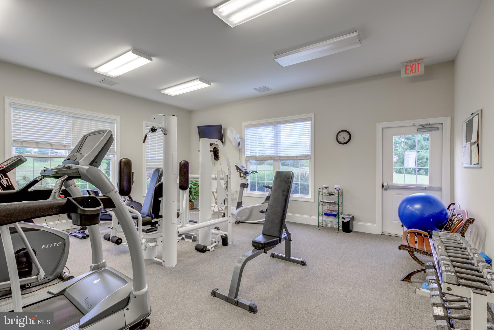 KNOB HILL FARMS - Residential