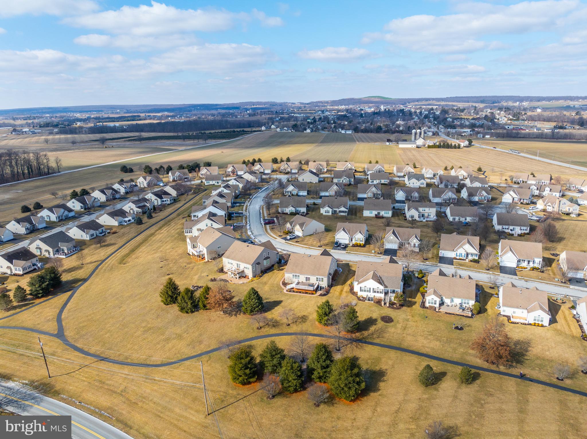 KNOB HILL FARMS - Residential