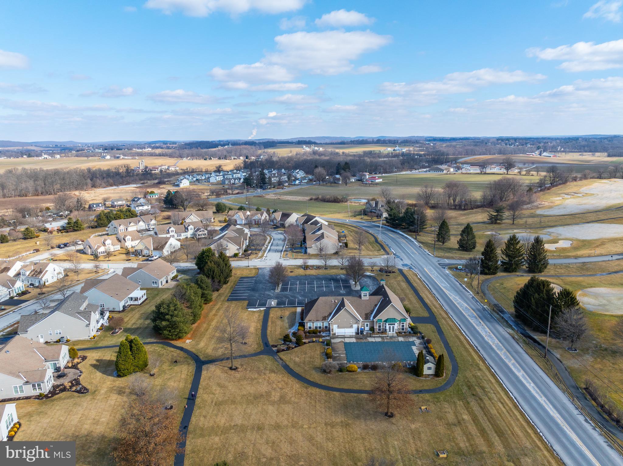 KNOB HILL FARMS - Residential