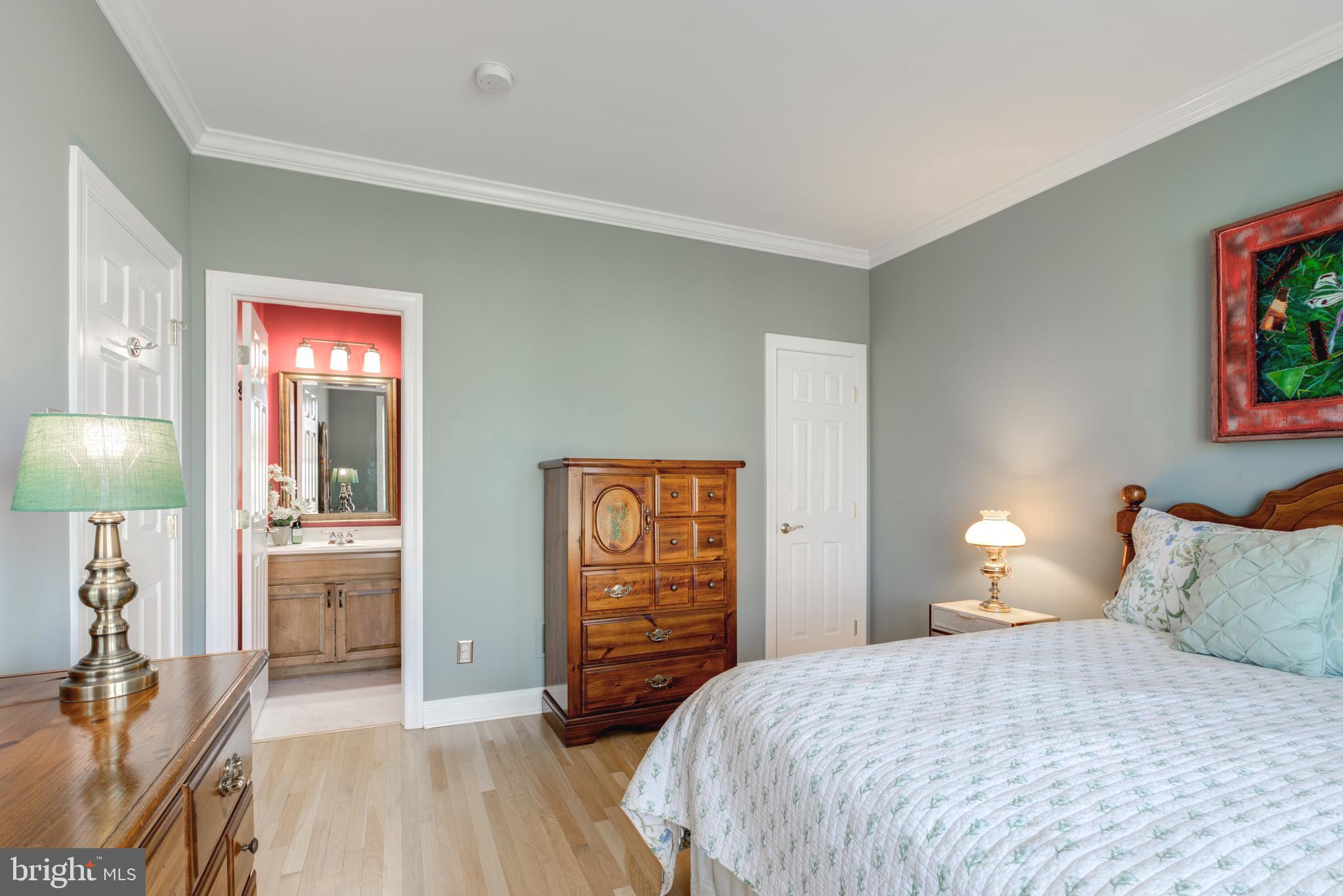 KNOB HILL FARMS - Residential