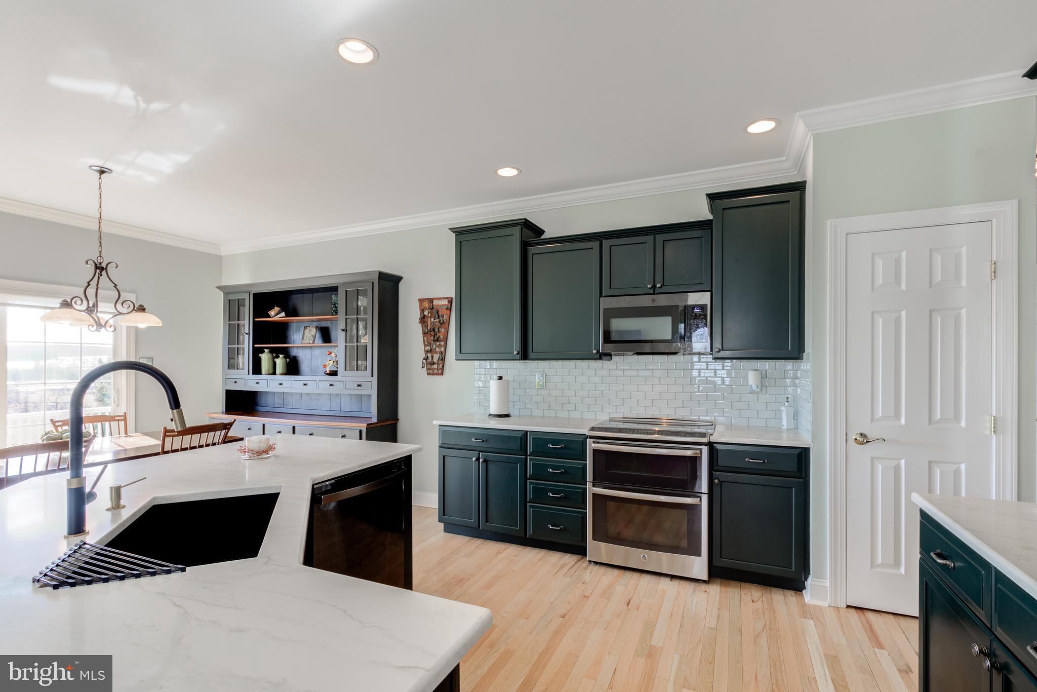 KNOB HILL FARMS - Residential