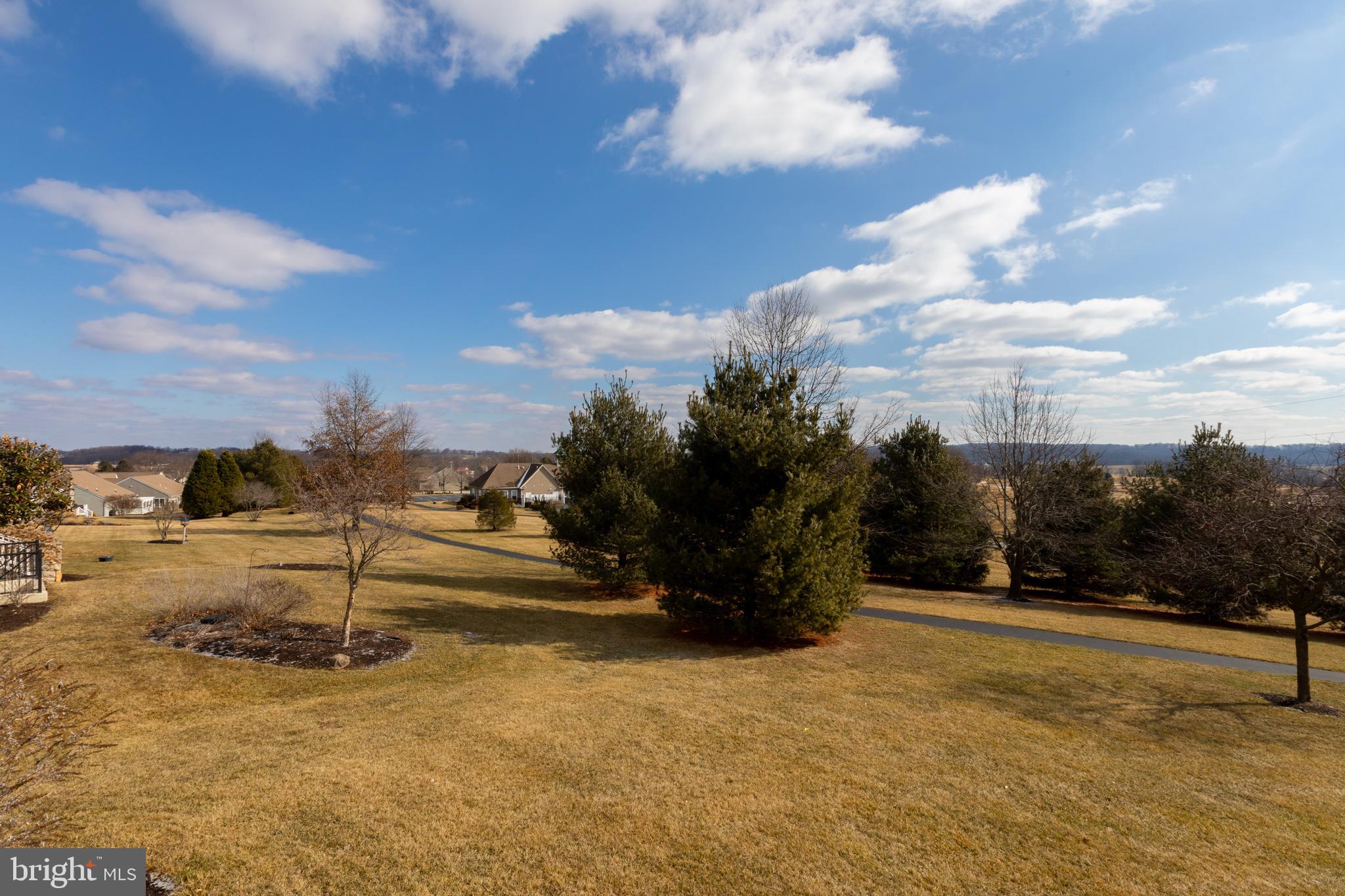 KNOB HILL FARMS - Residential