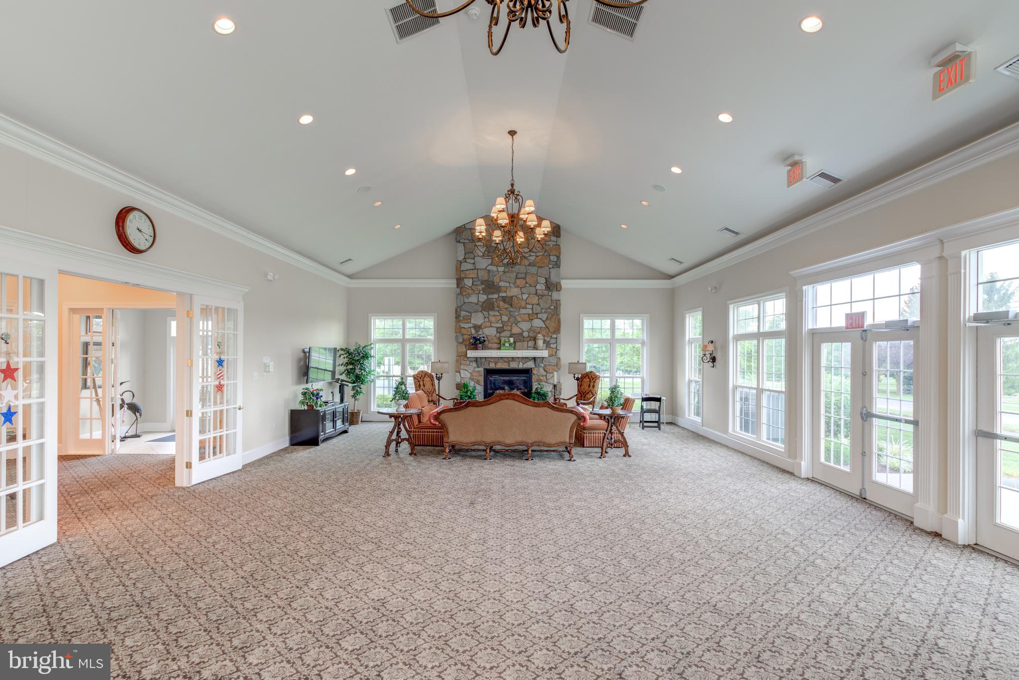 KNOB HILL FARMS - Residential