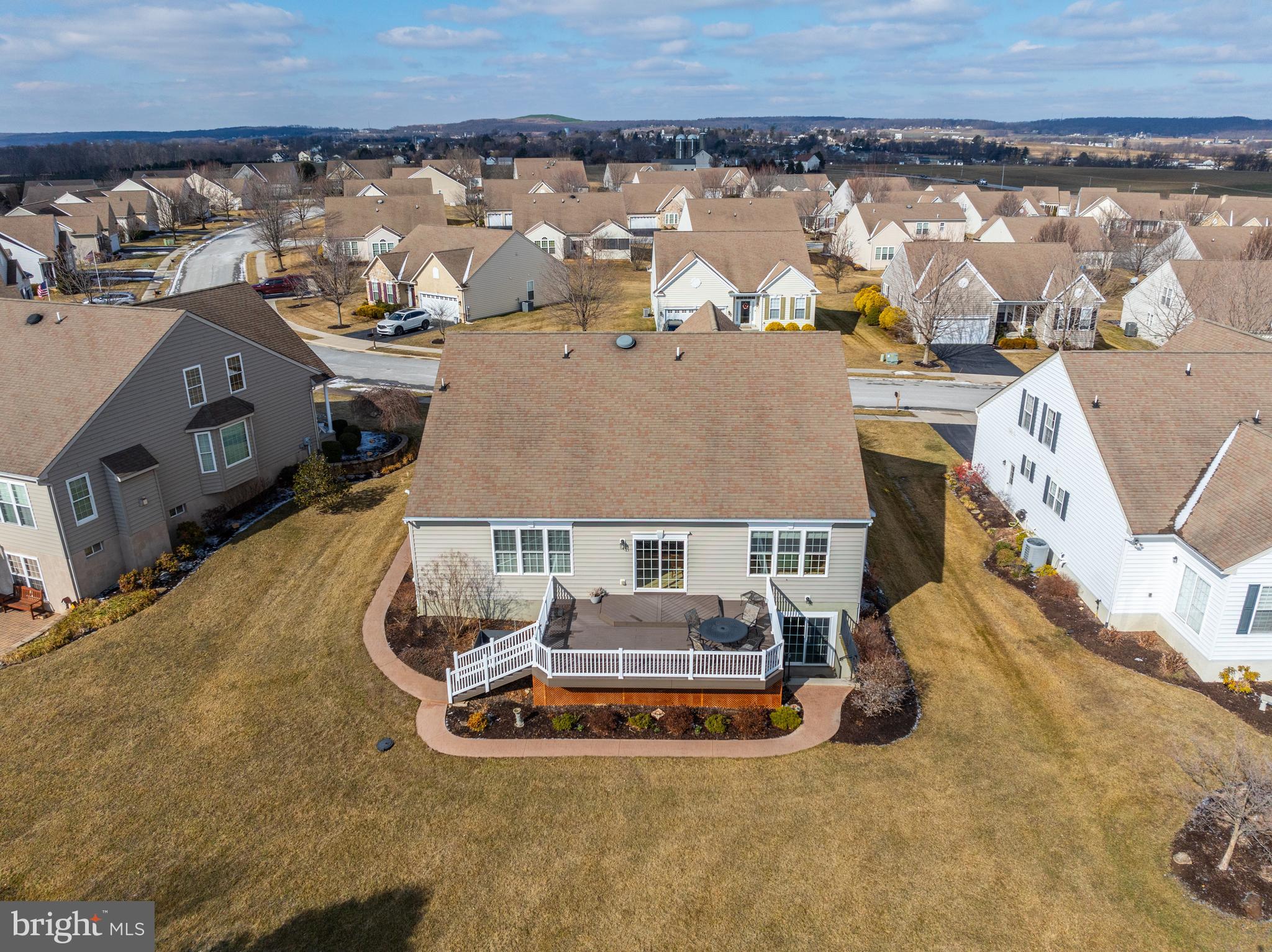 KNOB HILL FARMS - Residential