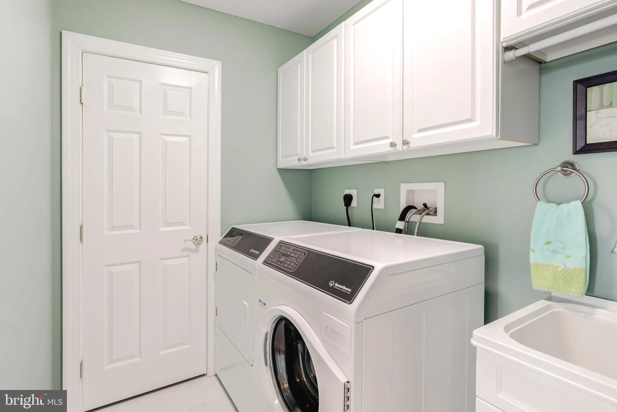 Honey Brook, Pennsylvania 19344, United States, 3 Bedrooms Bedrooms, ,5 BathroomsBathrooms,Residential,Pending,6011