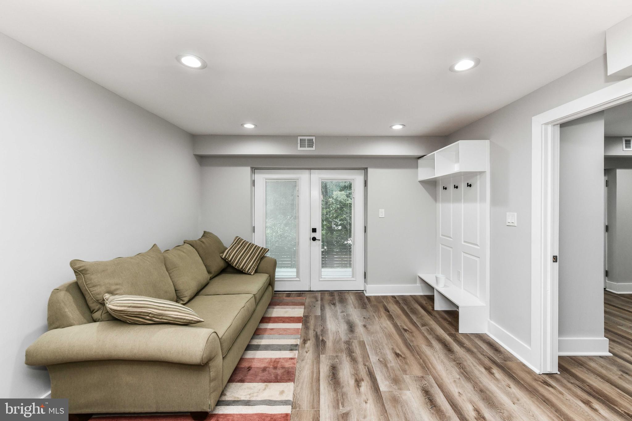 CLAREMONT - Residential Lease