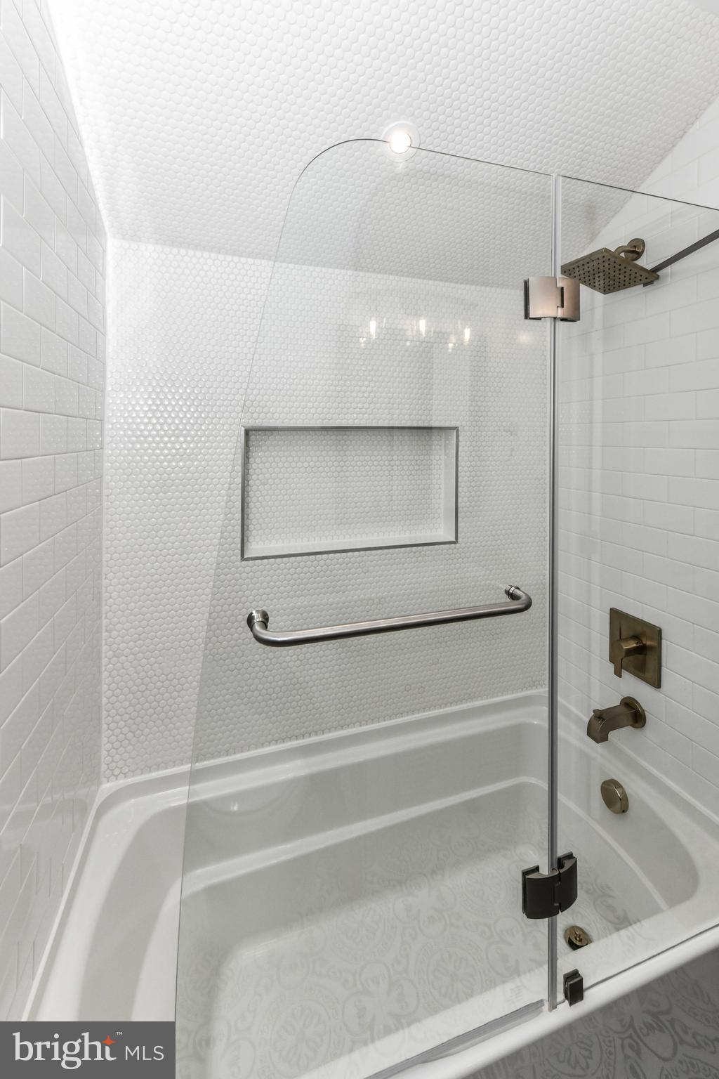 CLAREMONT - Residential Lease