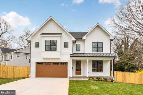 Photo of 9128 Le Velle Drive, Chevy Chase, MD 20815 (MLS # MDMC2123894)