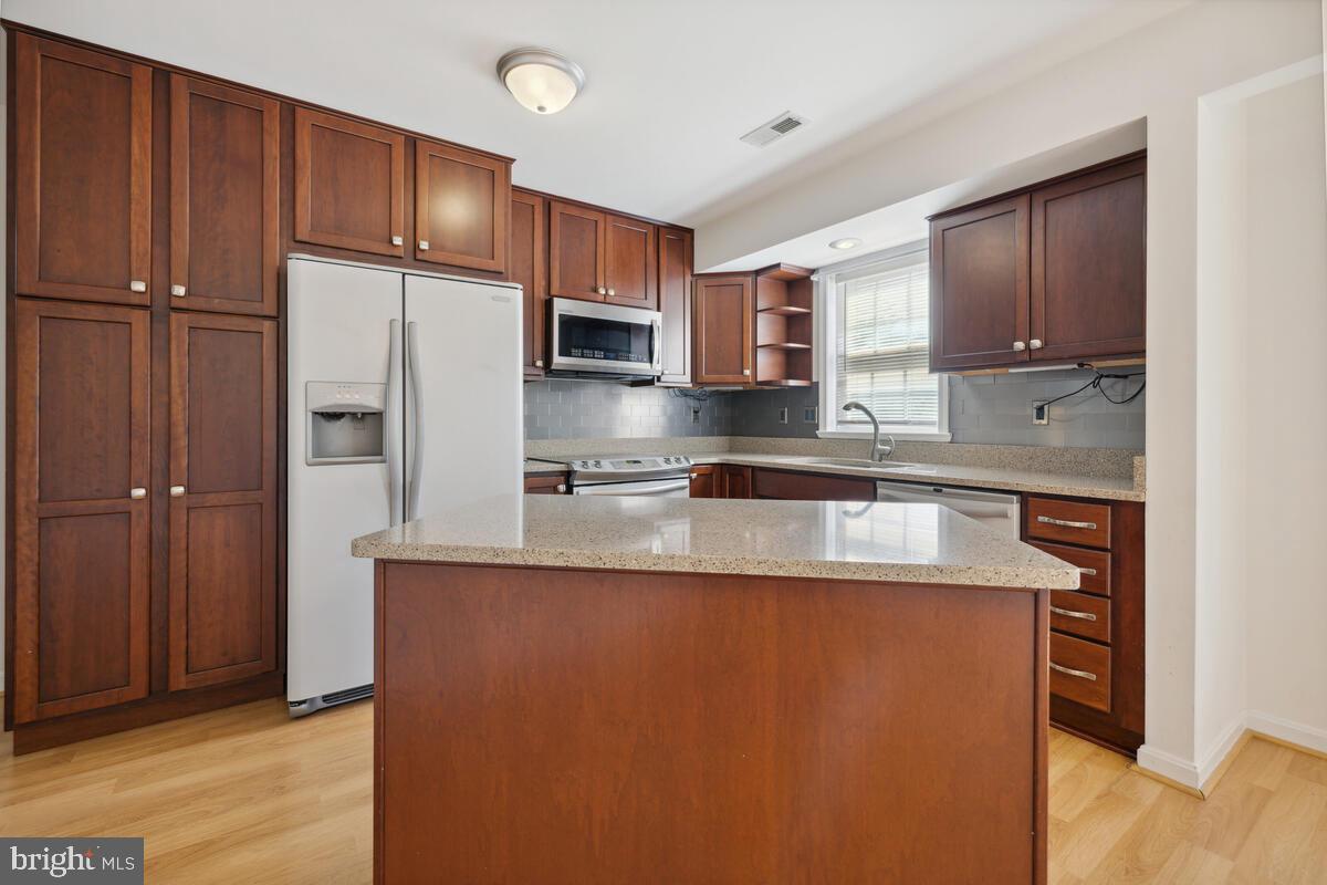 PARKVIEW MANOR - Residential