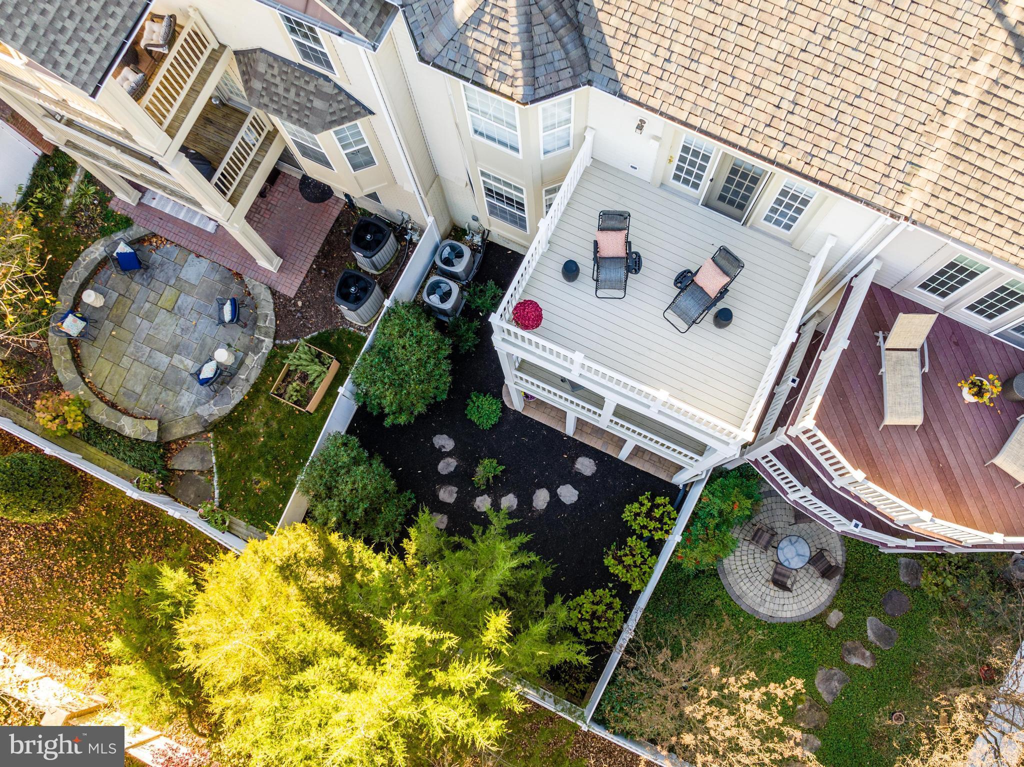 RIVER CREEK - Residential