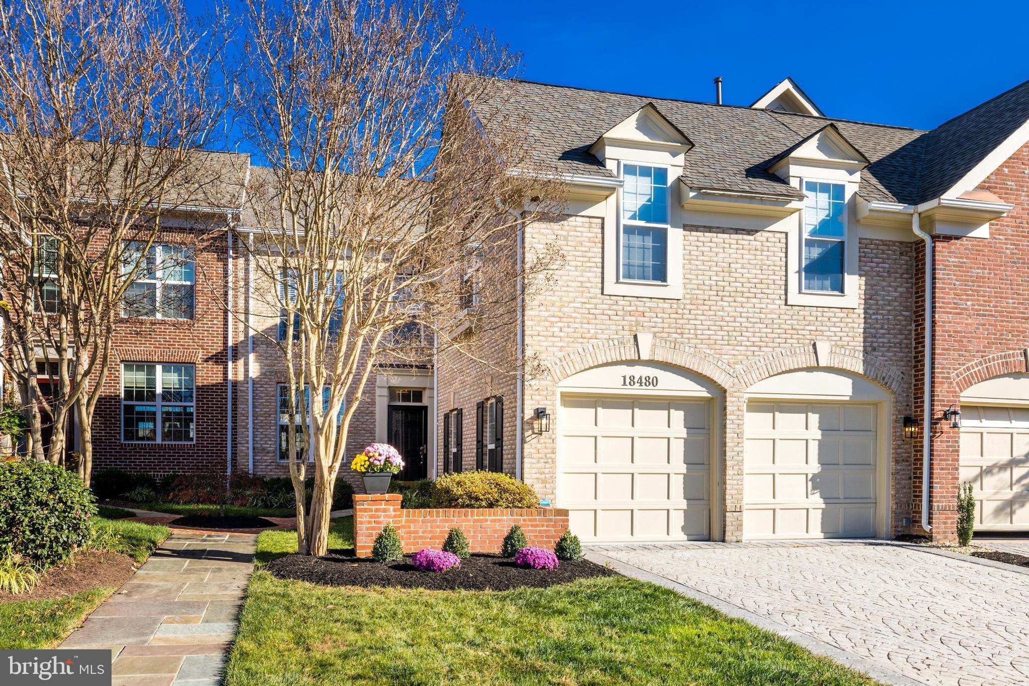 RIVER CREEK - Residential