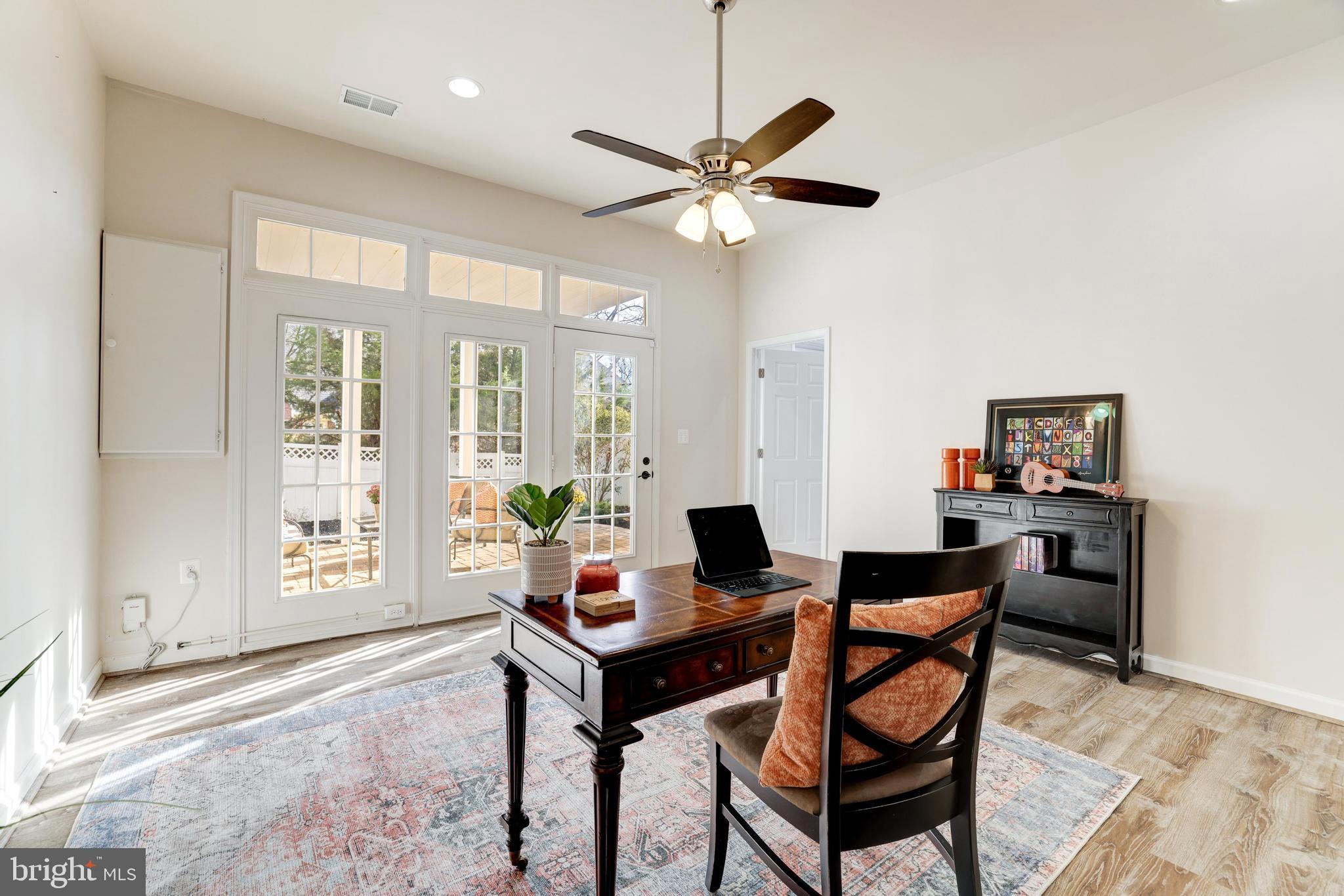 RIVER CREEK - Residential