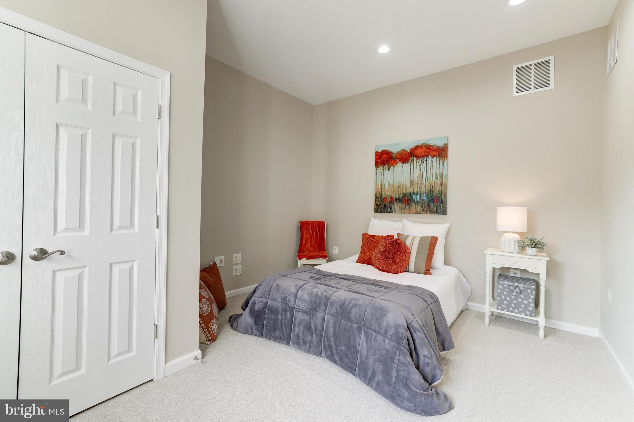 RIVER CREEK - Residential