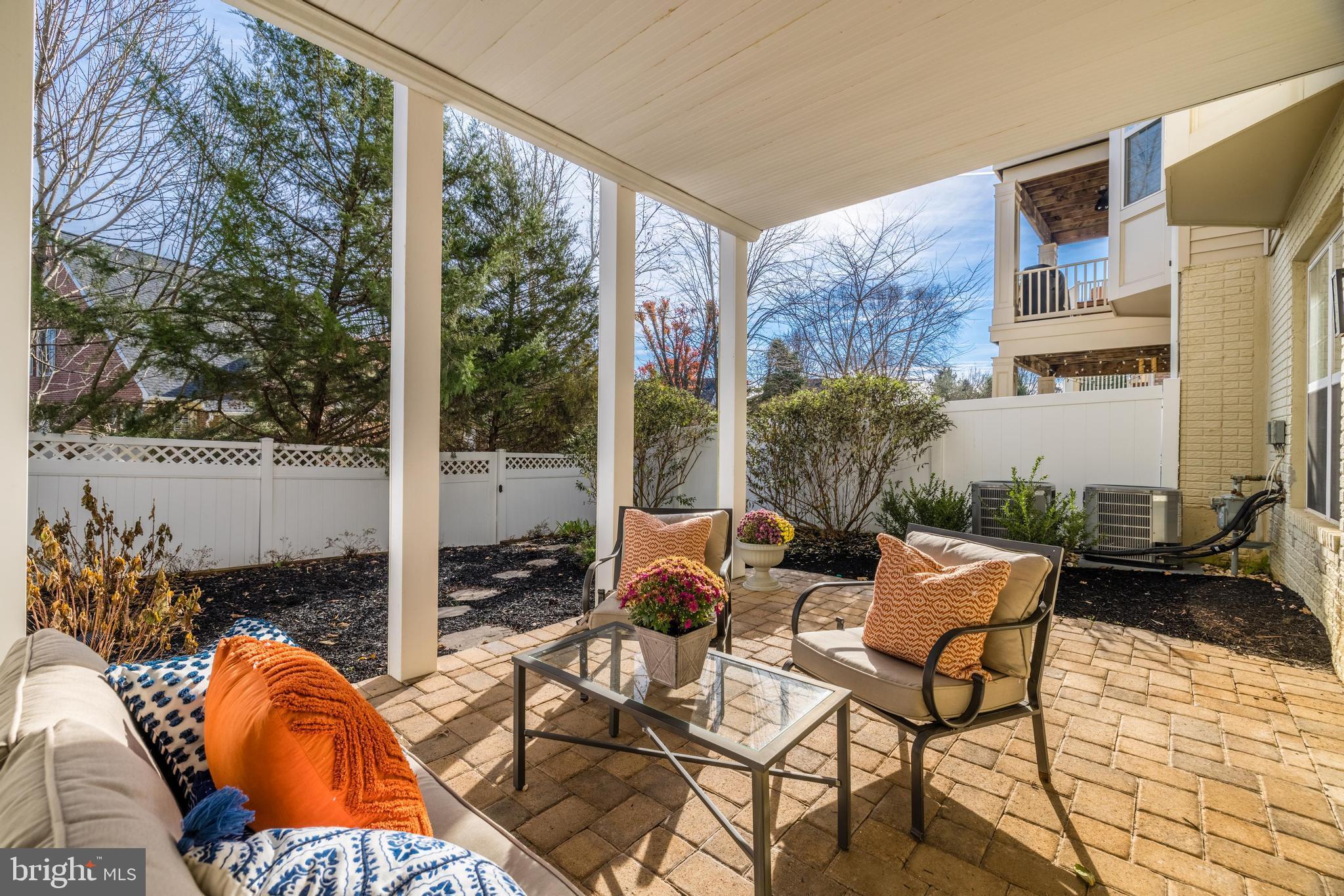 RIVER CREEK - Residential