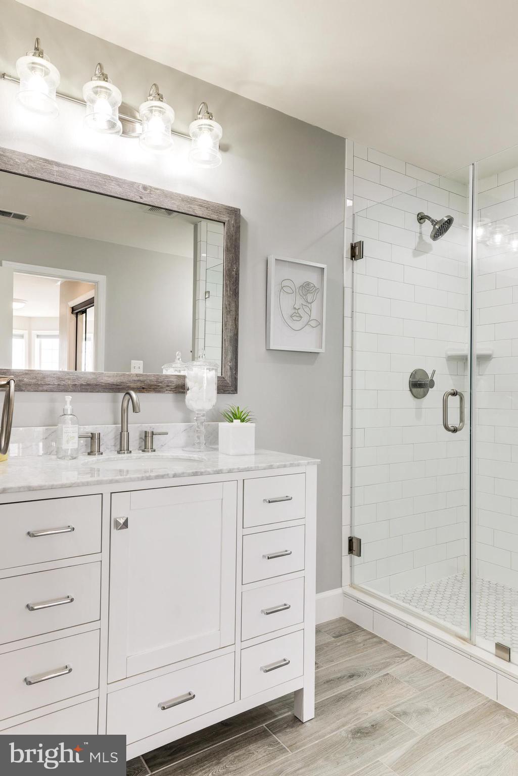 RIVER CREEK - Residential