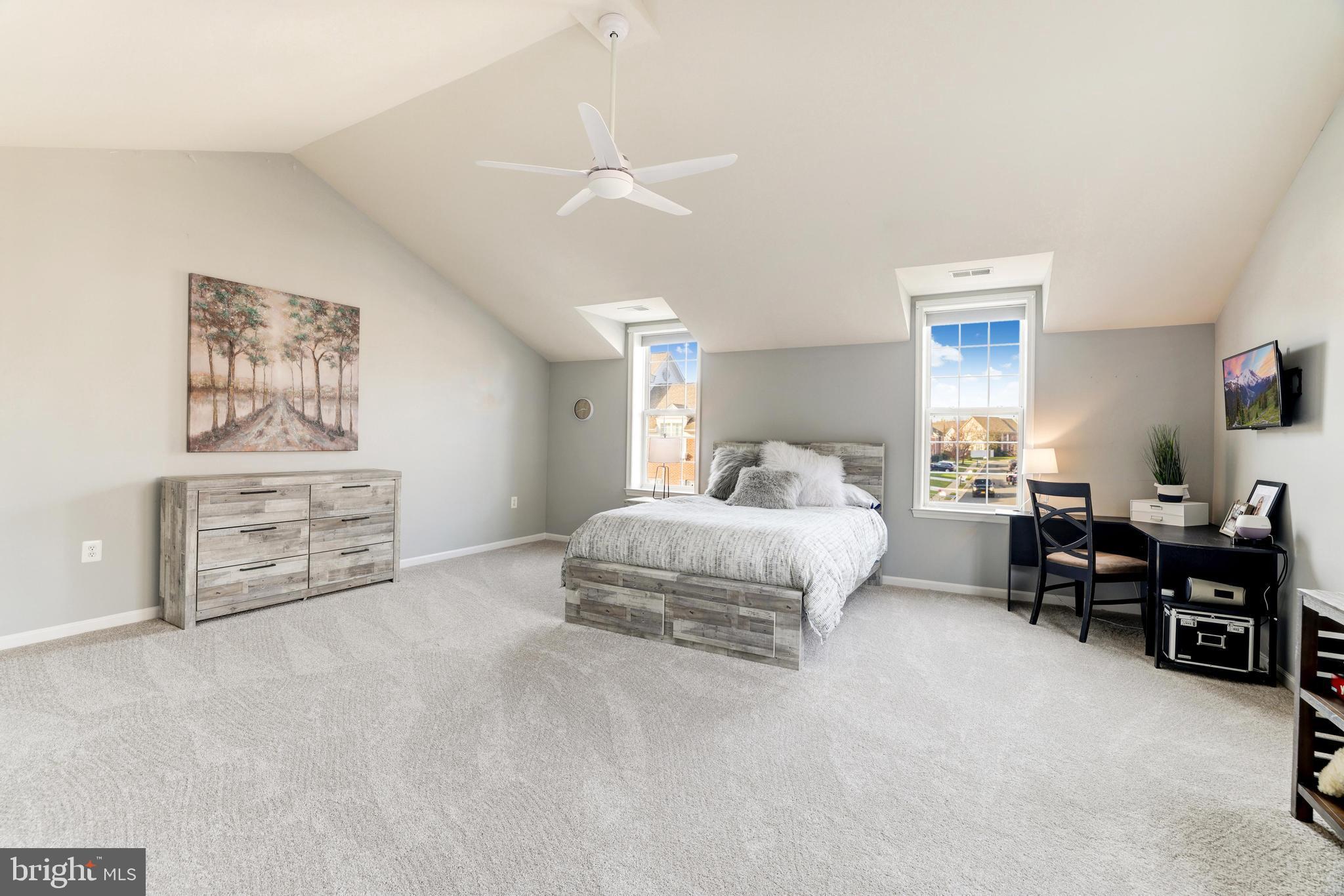 RIVER CREEK - Residential