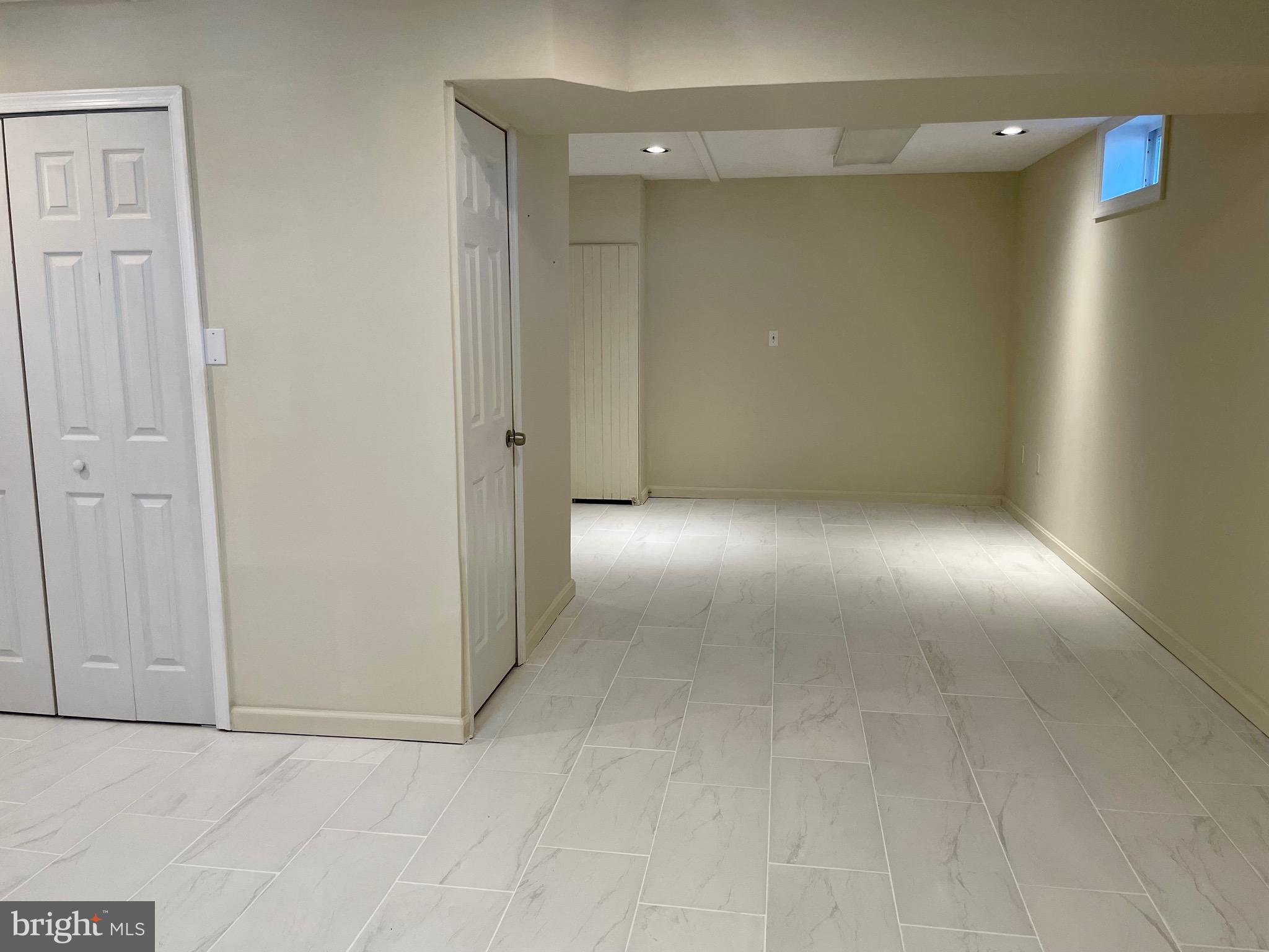 GAITHERSBURG OUTSIDE - Residential