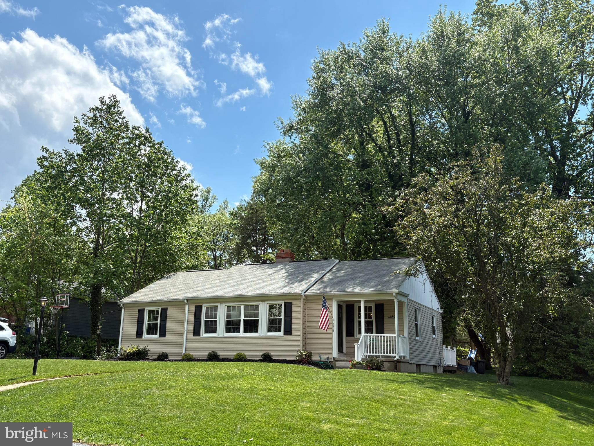 8808 WOLVERTON ROAD