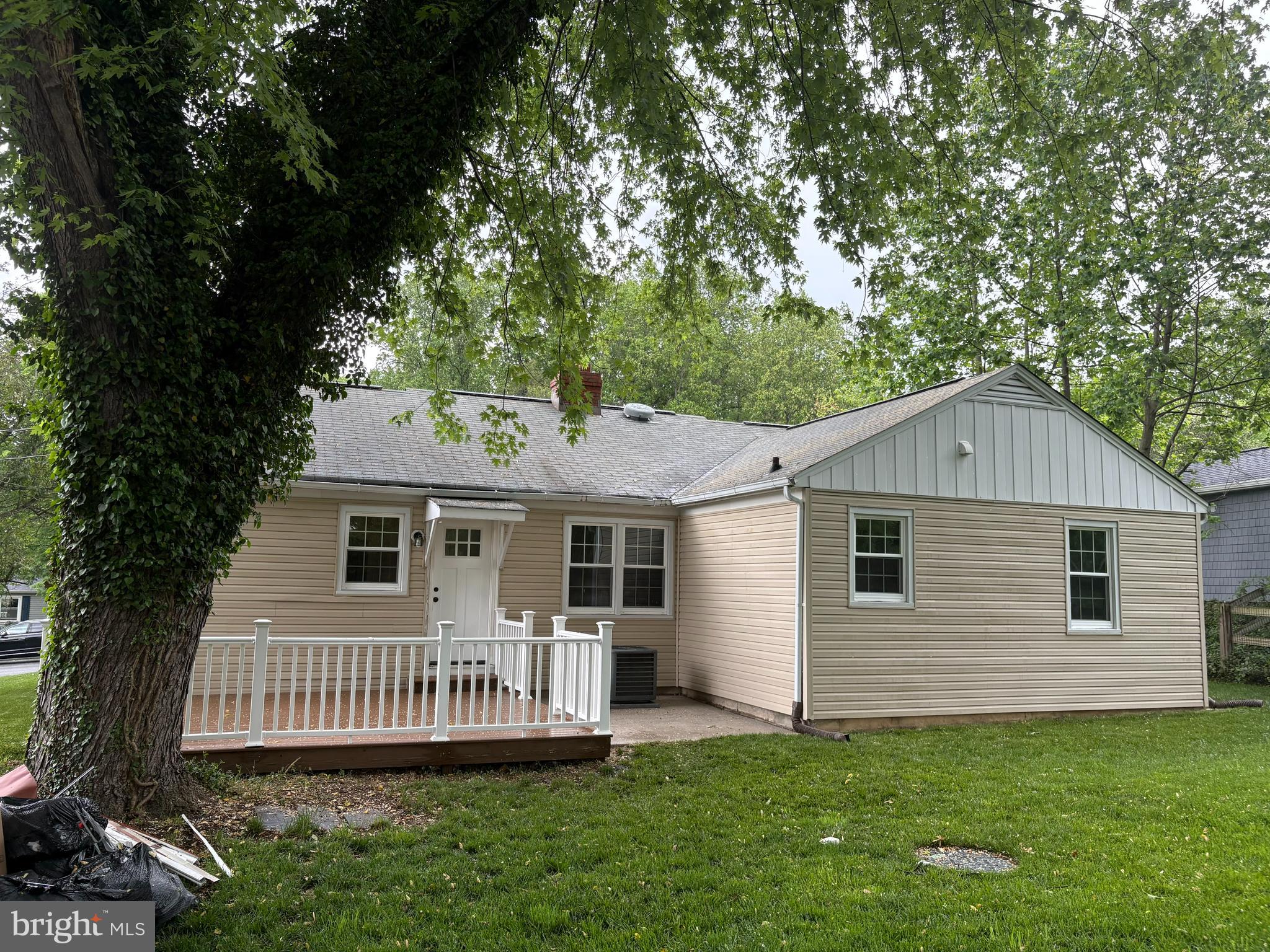8808 WOLVERTON ROAD