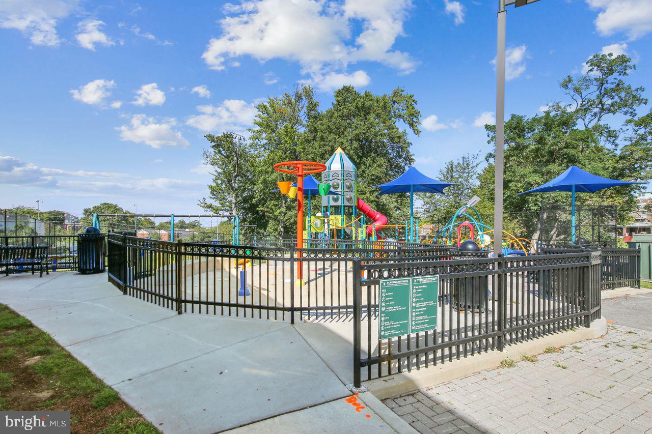 DEANWOOD - Residential