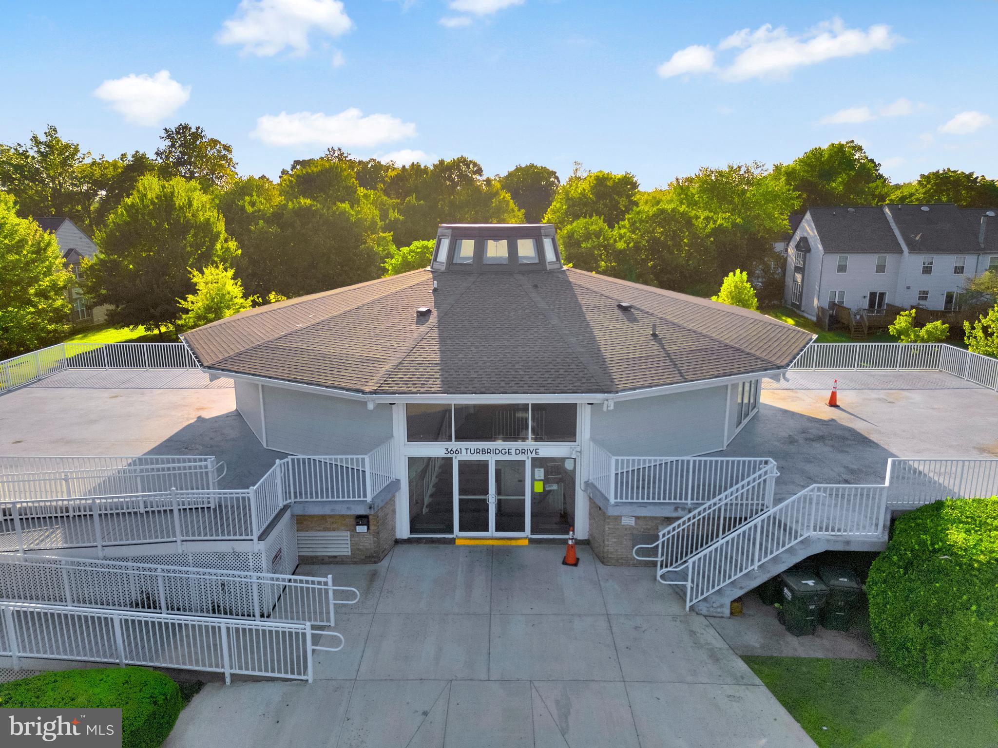 SILVER SPRING CNTRY CLUB - Residential