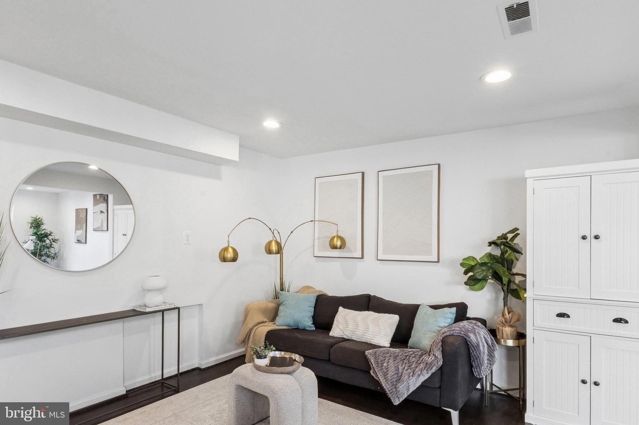 WINDBROOK - Residential