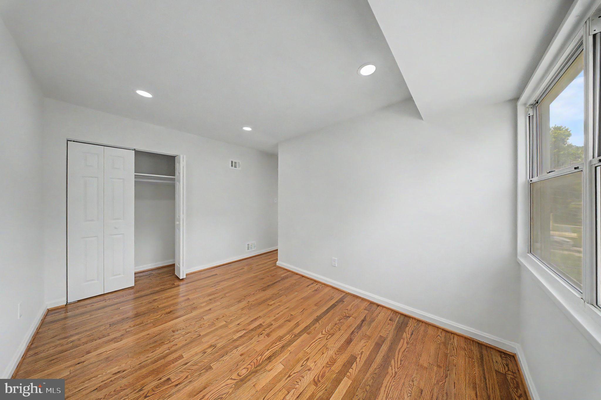 TEMPLE HILLS - Residential